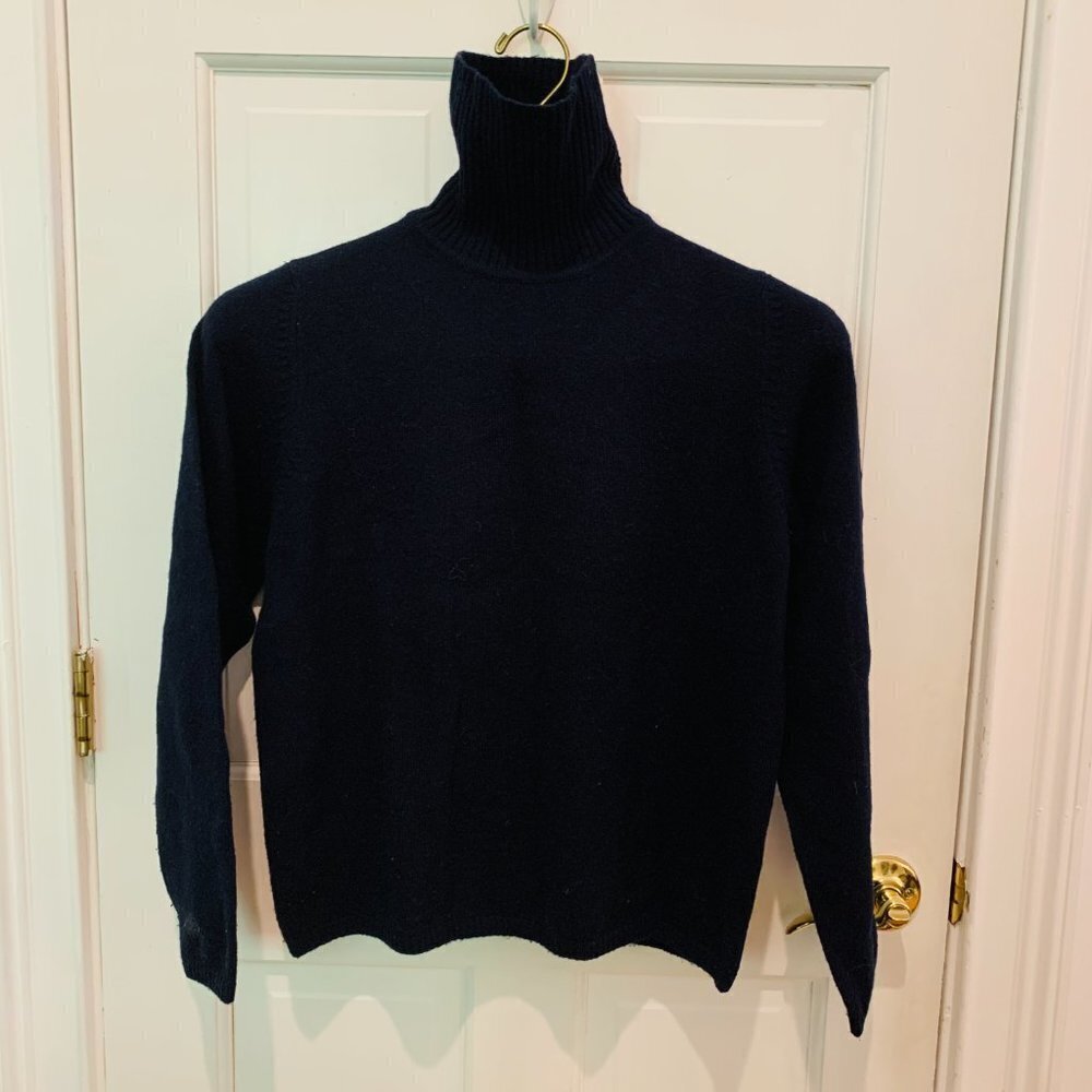 Vintage LL Bean Lambs Wool Turtle Neck Sweater Size Medium